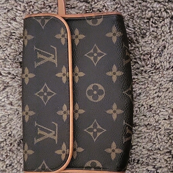 Louis Vuitton pochette Florentine - Picture 14 of 16